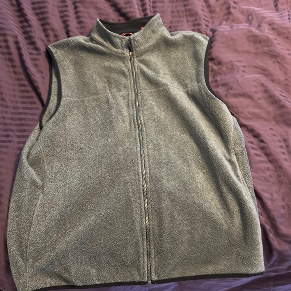 Men’s Izod full zip fleece vest